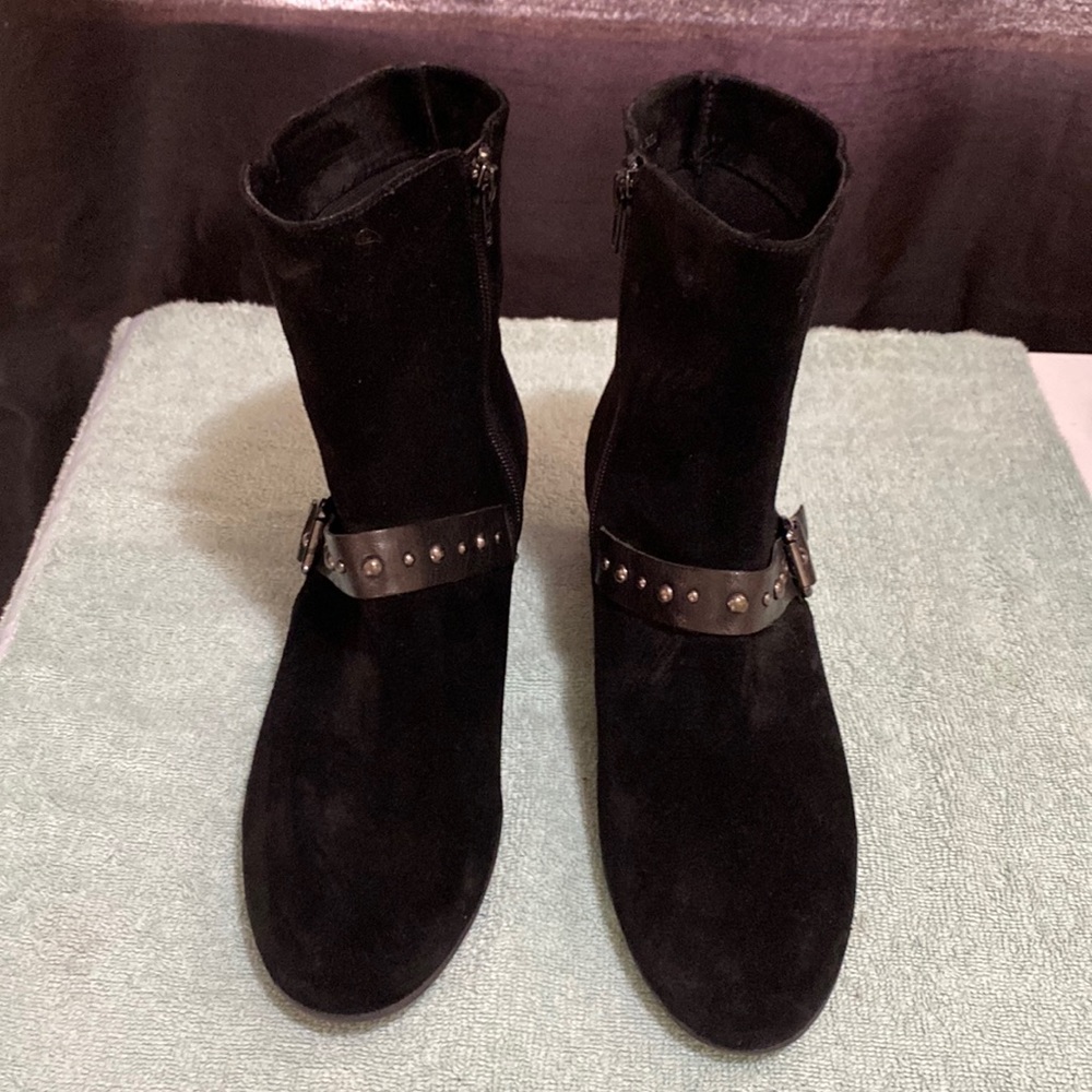 YKK black wedge heels boots size 7.5